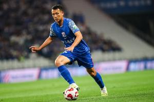 PG官方网站-媒体人：虽然高天意有伤，但依旧飞奔帮助特谢拉拿来更换的球衣