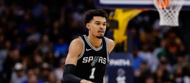 PG官方网站-惨遭西部副班长逆转！文班报销马刺开启自由落体