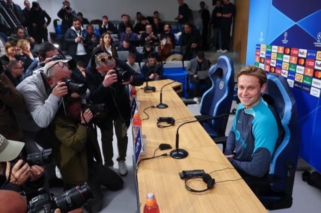 PG电子模拟器下载-德容发布会炮轰媒体：4000万年薪？别再编了！