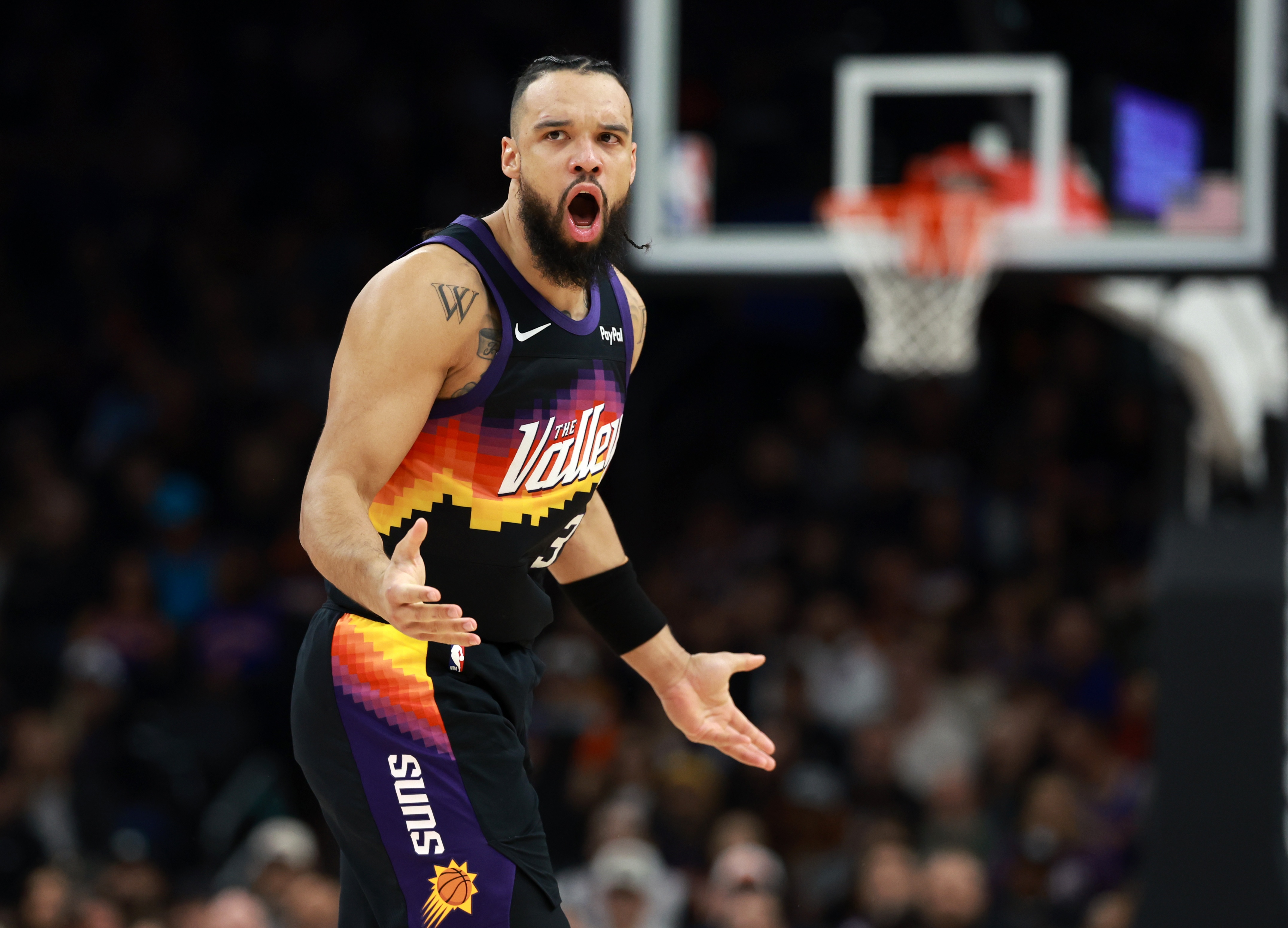 PG电子模拟器试玩-上头啊！狄龙24中11&amp;三分10中1拿到25分 技犯+关键恶犯葬送比赛