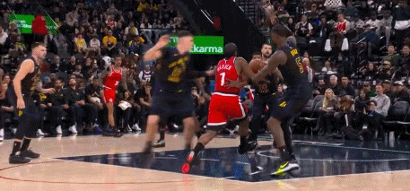 PG电子模拟器试玩-如同空气！艾顿把哈登护送到内线还赔个犯规送2+1