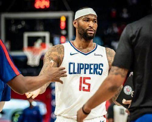 PG官方平台-关键时刻离谱罚球不中！考辛斯登场快艇季后赛0-5