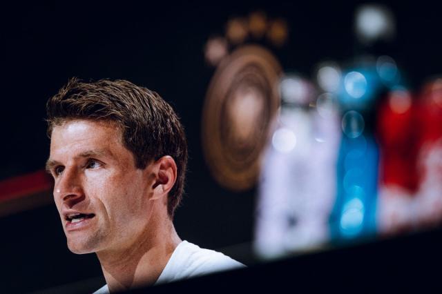 穆勒首发战三狮？萨内加练射门！诺伊尔喂球…